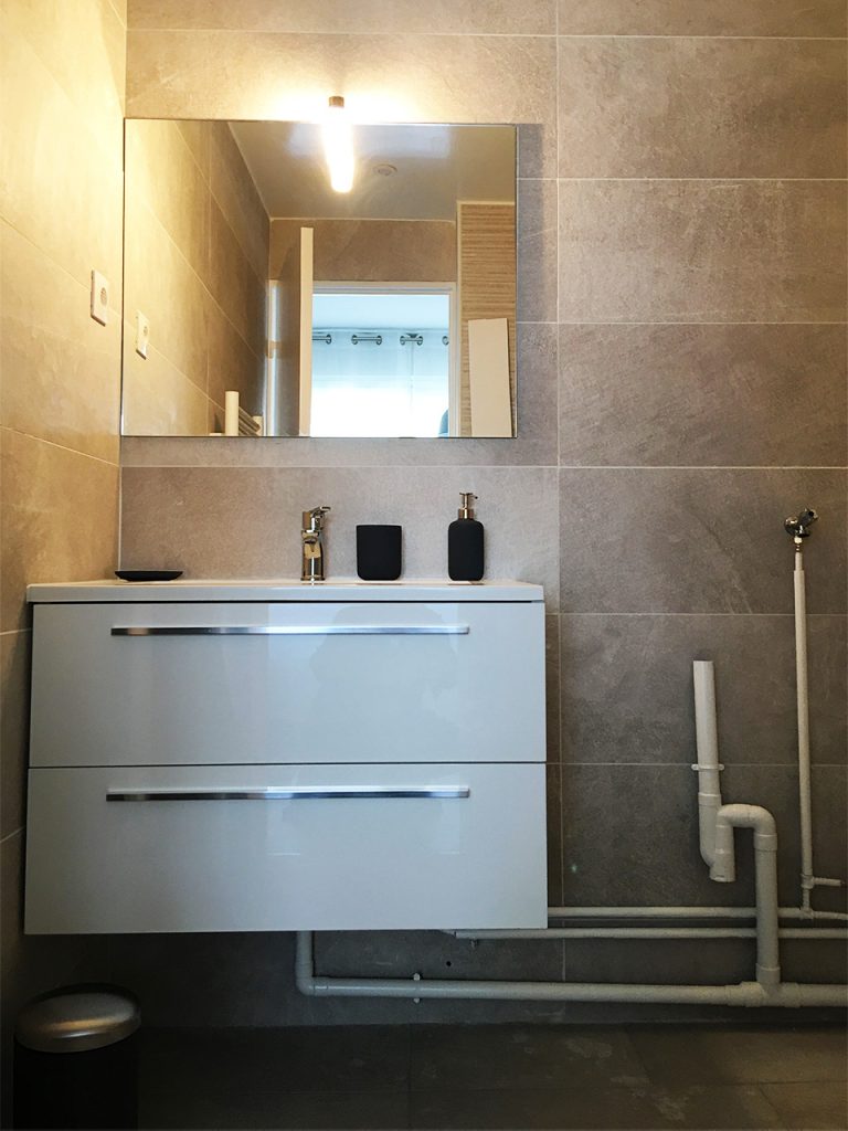 Studio à Courbevoie - Rénovation complète - Salle de bains 1