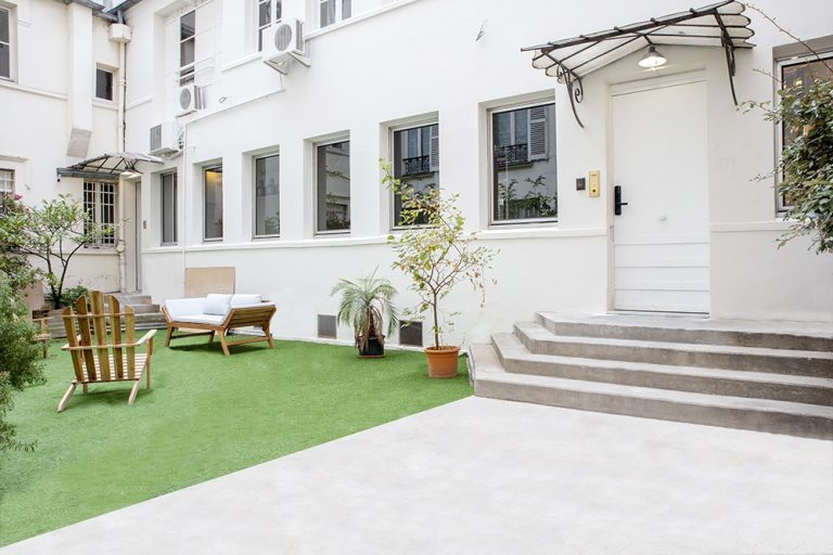 Open Space - Ambiance Industrielle Épurée - Extérieur